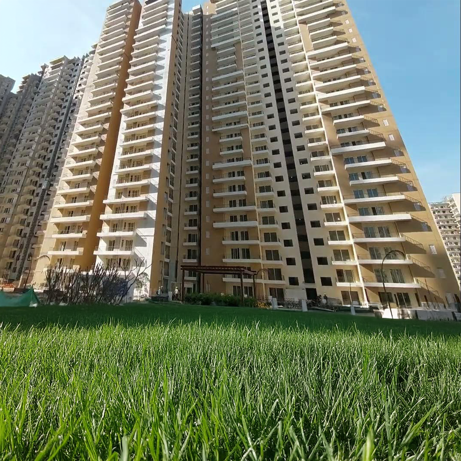 Amrapali Crystal Homes 3